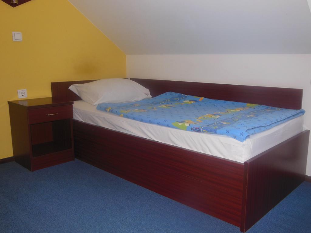 Hotel Pri Belokranjcu Novo Mesto Room photo